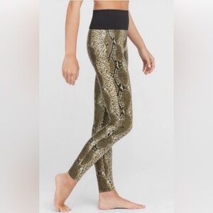 Assets by Spanx faux snakeskin leggings, small